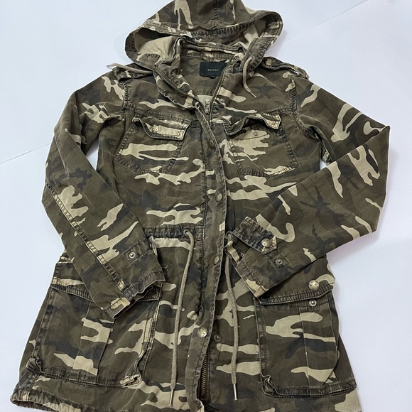 Talula Jackets & Blazers - Talulula Aritzia Y2K 2000s Camo Jacket Size XXXS